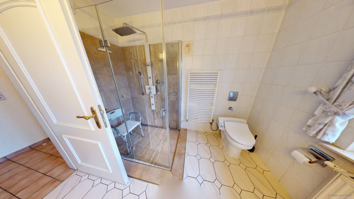 Außergewöhnliches Einfamilienhaus in traumhafter Lage für Grundstücksliebhaber zu vermieten