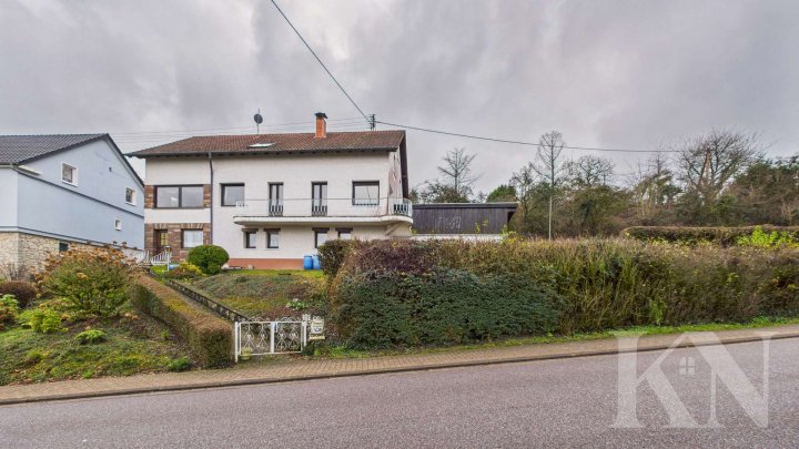 Großzügiges Ein-/Zweifamilienhaus mit traumhaftem Fernblick und großem Grundstück