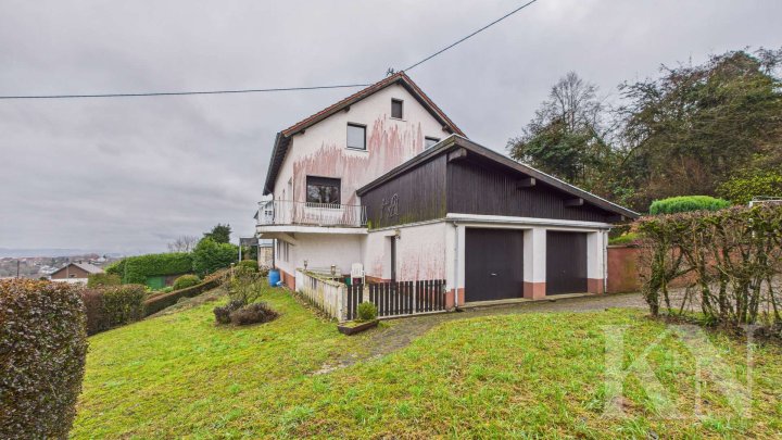 Großzügiges Ein-/Zweifamilienhaus mit traumhaftem Fernblick und großem Grundstück