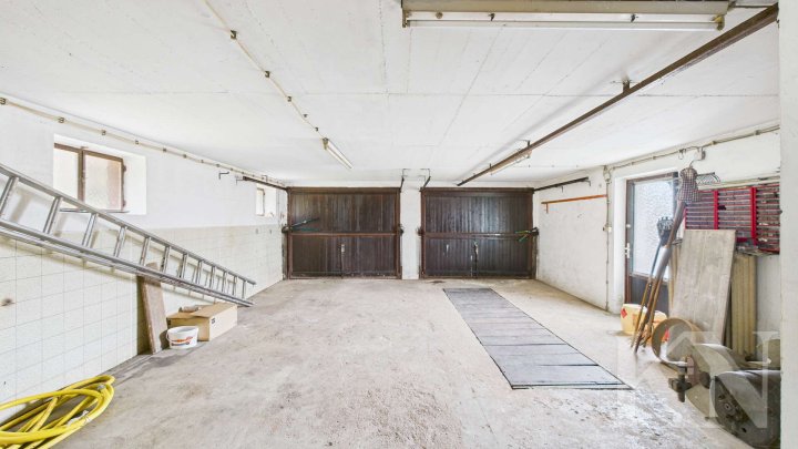 Großzügiges Ein-/Zweifamilienhaus mit traumhaftem Fernblick und großem Grundstück