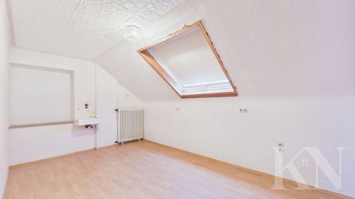 Großzügiges Ein-/Zweifamilienhaus mit traumhaftem Fernblick und großem Grundstück