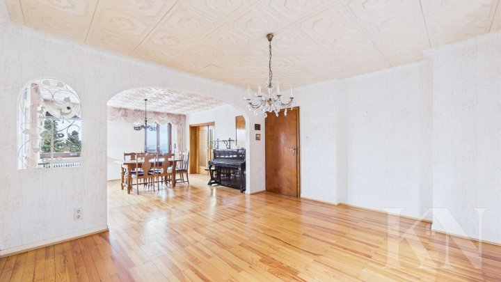 Großzügiges Ein-/Zweifamilienhaus mit traumhaftem Fernblick und großem Grundstück