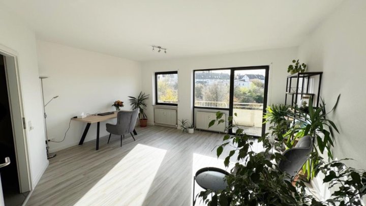 Große 6 ZKB-ETW mit 2 Balkone & Aufzug in Riegelsberg!