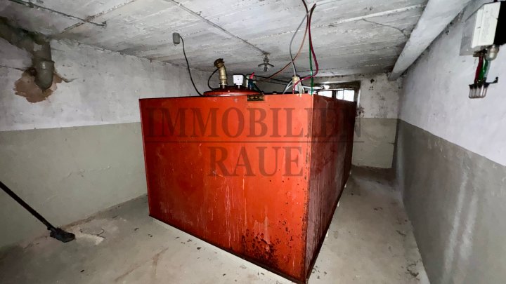 FREISTEHENDES 1 FAMILIENHAUS MIT GARTEN UND GARAGE - RENOVIERUNGSBEDARF - IN DUDWEILER-SÜD