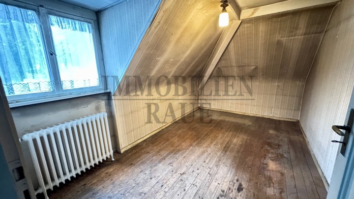 FREISTEHENDES 1 FAMILIENHAUS MIT GARTEN UND GARAGE - RENOVIERUNGSBEDARF - IN DUDWEILER-SÜD