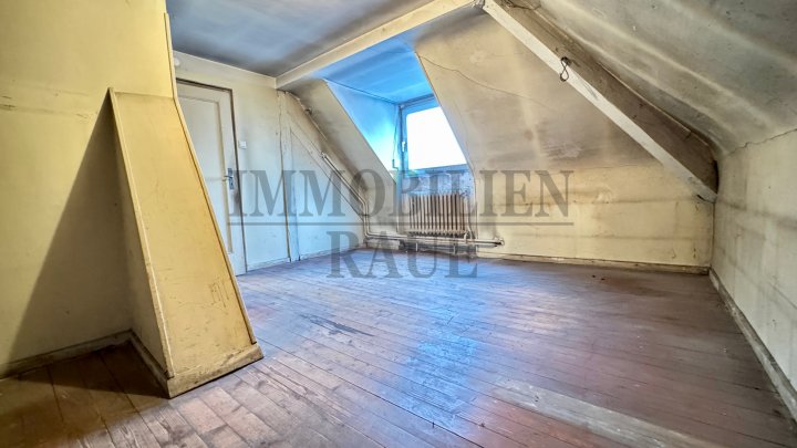 FREISTEHENDES 1 FAMILIENHAUS MIT GARTEN UND GARAGE - RENOVIERUNGSBEDARF - IN DUDWEILER-SÜD