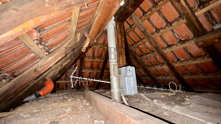 FREISTEHENDES 1 FAMILIENHAUS MIT GARTEN UND GARAGE - RENOVIERUNGSBEDARF - IN DUDWEILER-SÜD