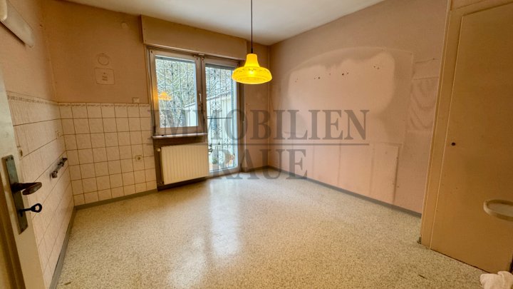 FREISTEHENDES 1 FAMILIENHAUS MIT GARTEN UND GARAGE - RENOVIERUNGSBEDARF - IN DUDWEILER-SÜD