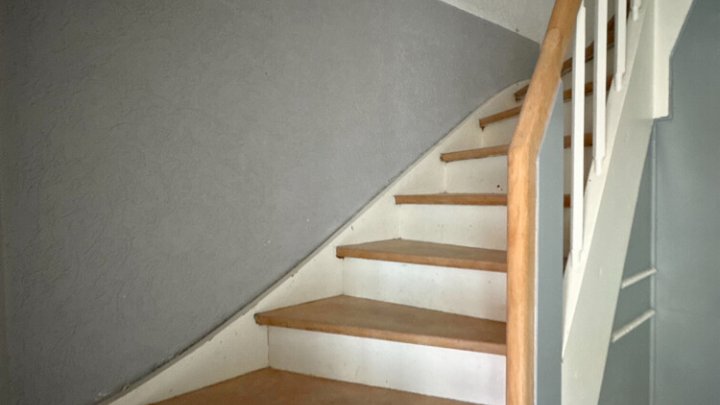 Gut geschnittenes Einfamilienhaus mit Garage und Garten