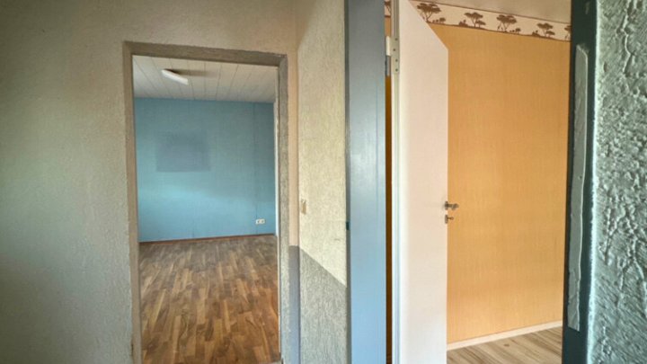 Gut geschnittenes Einfamilienhaus mit Garage und Garten