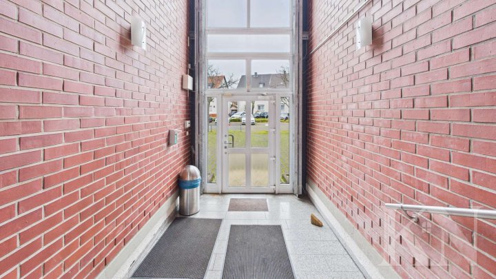 Büroflächen mit großem Konferenzraum – flexibel nutzbar auf drei Etagen in Dillingen!