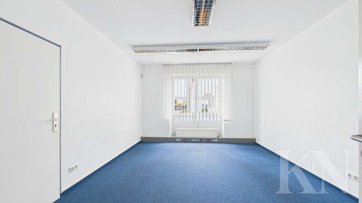 Büroflächen mit großem Konferenzraum – flexibel nutzbar auf drei Etagen in Dillingen!