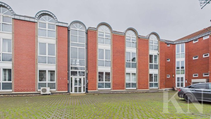 Büroflächen mit großem Konferenzraum – flexibel nutzbar auf drei Etagen in Dillingen!