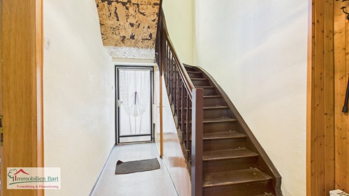 MERZIG: WOHNHAUS MIT GARTEN UND GARAGE IN ZENTRALER LAGE!