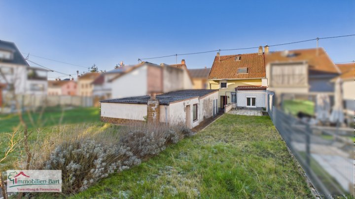MERZIG: WOHNHAUS MIT GARTEN UND GARAGE IN ZENTRALER LAGE!