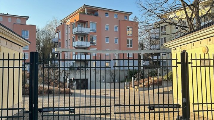 Möblierte 2-ZKB-Wohnung mit EBK, Garage und Balkon im Park Vauban