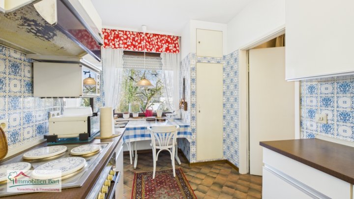 METTLACH HÖHENLAGE! BUNGALOW MIT EINLIEGERWOHNUNG, GARTEN UND 2 GARAGEN