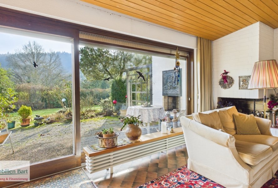 EG - Wohnzimmer mit Ausgang zur Terrasse