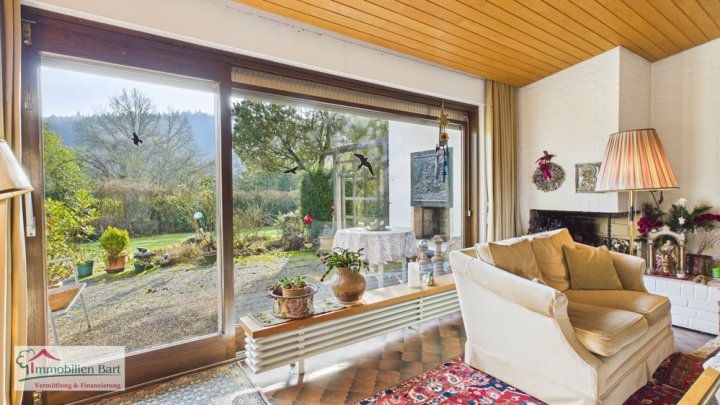 METTLACH HÖHENLAGE! BUNGALOW MIT EINLIEGERWOHNUNG, GARTEN UND 2 GARAGEN