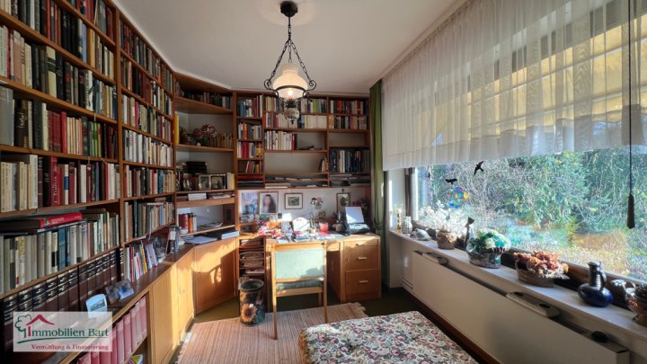 METTLACH HÖHENLAGE! BUNGALOW MIT EINLIEGERWOHNUNG, GARTEN UND 2 GARAGEN