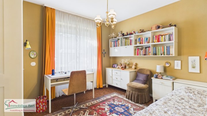 METTLACH HÖHENLAGE! BUNGALOW MIT EINLIEGERWOHNUNG, GARTEN UND 2 GARAGEN