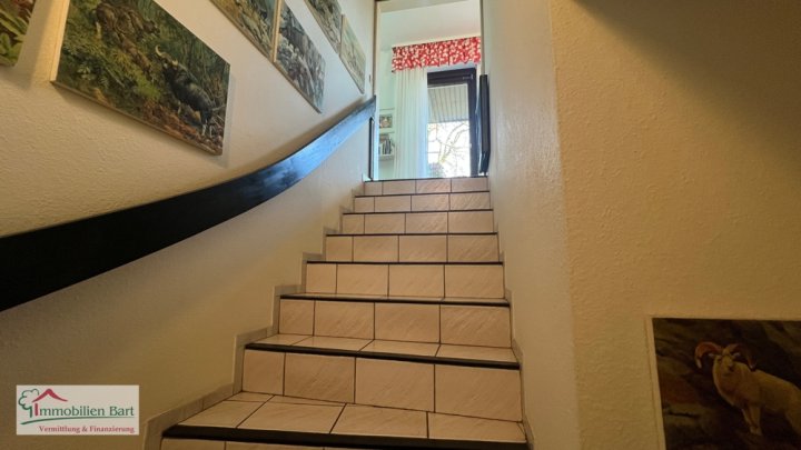 METTLACH HÖHENLAGE! BUNGALOW MIT EINLIEGERWOHNUNG, GARTEN UND 2 GARAGEN