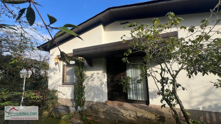 METTLACH HÖHENLAGE! BUNGALOW MIT EINLIEGERWOHNUNG, GARTEN UND 2 GARAGEN