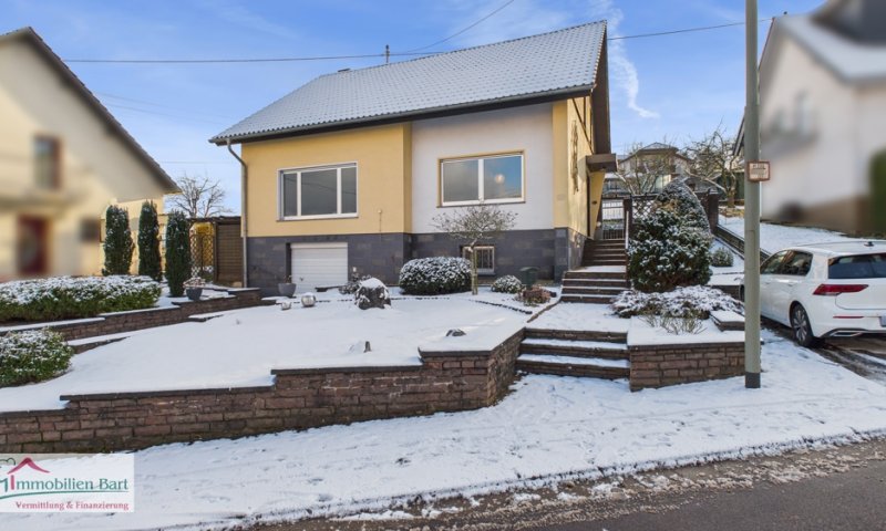 SCHWEMLINGEN: WOHNHAUS MIT GARTEN IN TOP-LAGE!