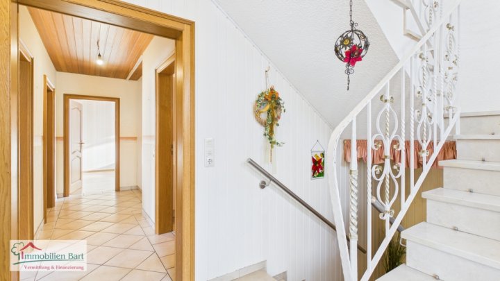 SCHWEMLINGEN: WOHNHAUS MIT GARTEN IN TOP-LAGE!