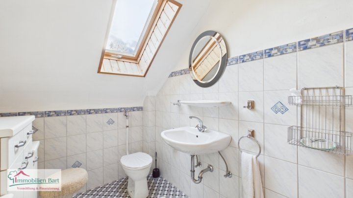 SCHWEMLINGEN: WOHNHAUS MIT GARTEN IN TOP-LAGE!