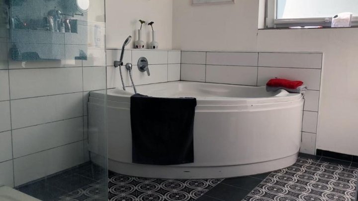 Zweifamilienhaus mit Gewerbeeinheit in Riegelsberg-OT zu verkaufen