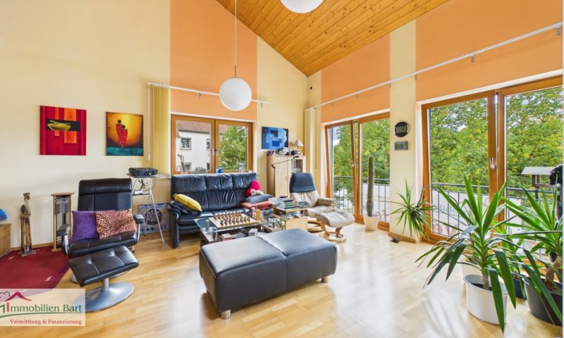 ATTRAKTIVES 192 M² WOHNHAUS + 80 M² GARAGE IN TOP LAGE!