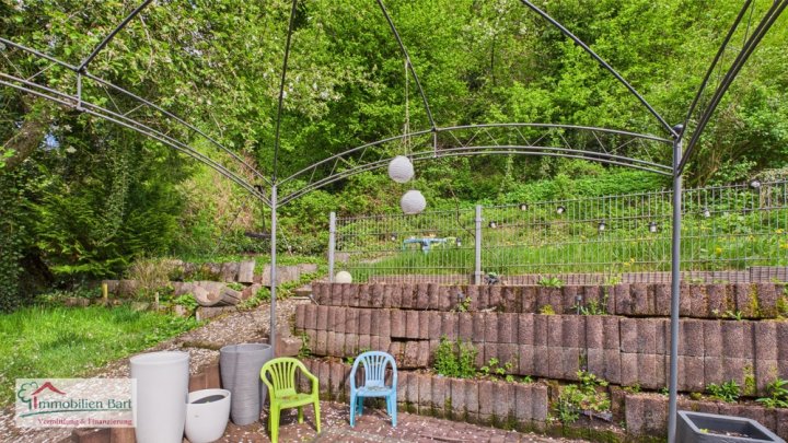 236 M² WOHNFLÄCHE / 2 WOHNUNGEN / NATUR PUR / TOP LAGE IN MERZIG