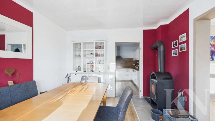 Gemütliches Einfamilienhaus mit Holzofen, Garage, Balkon & Garten – Ihr neues Zuhause in Nohfelden!