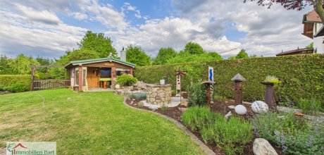 Gartenhaus, Zisterne, künstl. Bachlauf