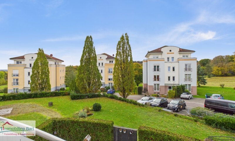 ORSCHOLZ: ALTERSGERECHTE 100 M² WOHNUNG IM GRÜNEN -  MIT GARAGENSTELLPLATZ!