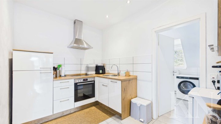 Einziehen & wohlfühlen: Sanierte 4-Zimmer-Dachgeschosswohnung in Brebach