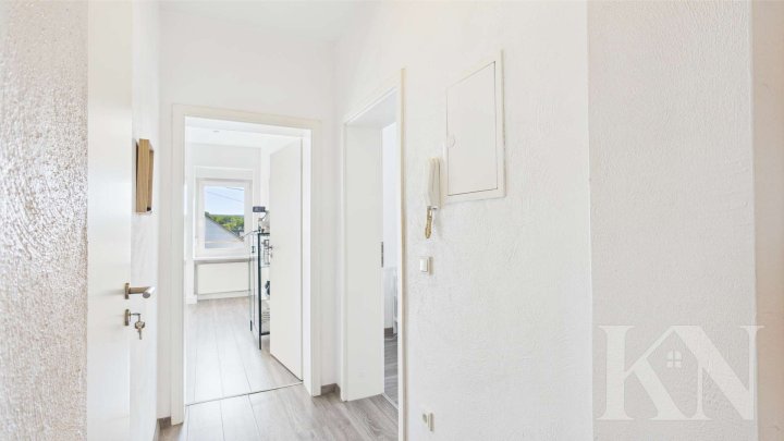 Einziehen & wohlfühlen: Sanierte 4-Zimmer-Dachgeschosswohnung in Brebach