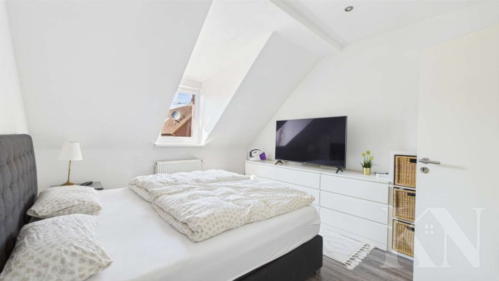 Einziehen & wohlfühlen: Sanierte 4-Zimmer-Dachgeschosswohnung in Brebach