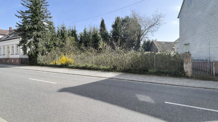 Zentral gelegenes Grundstück mit Baupotenzial in Neunkirchen-Wellesweiler