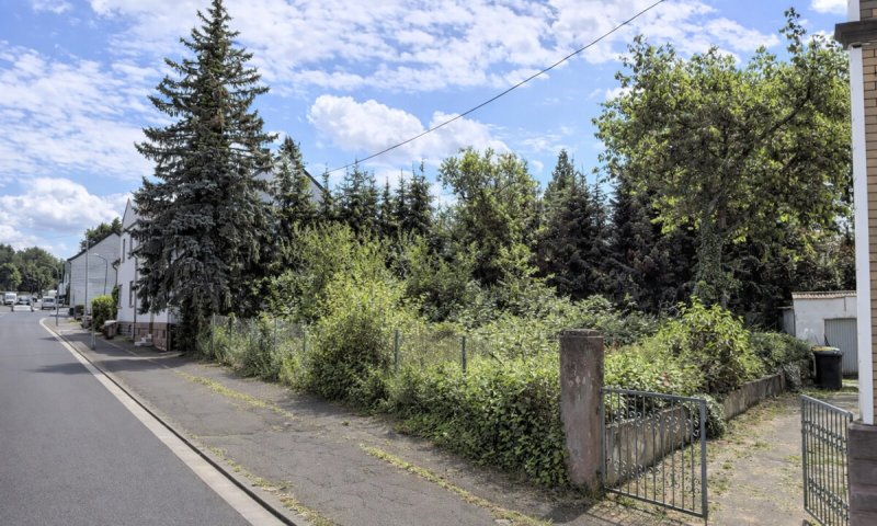 Zentral gelegenes Grundstück mit Baupotenzial in Neunkirchen-Wellesweiler