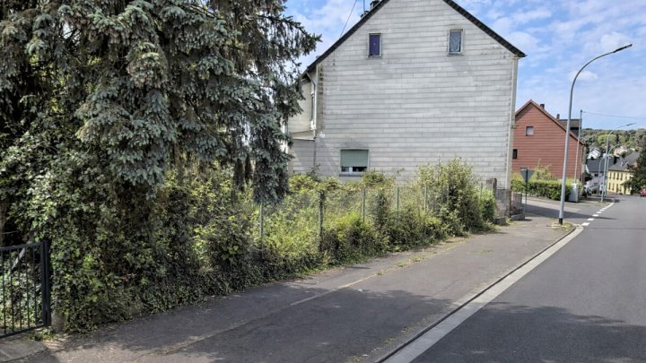 Zentral gelegenes Grundstück mit Baupotenzial in Neunkirchen-Wellesweiler