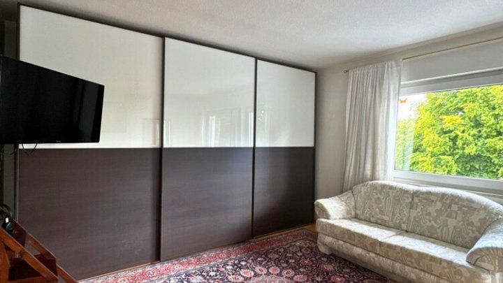 Einfamilienhaus mit Wintergarten, Garage + parkähnlichem Garten