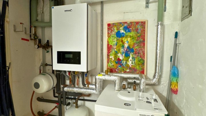 Einfamilienhaus mit Wintergarten, Garage + parkähnlichem Garten