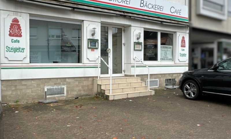 Gasto- / Büro- oder Praxisfläche in zentraler Lage mit Stellplätzen