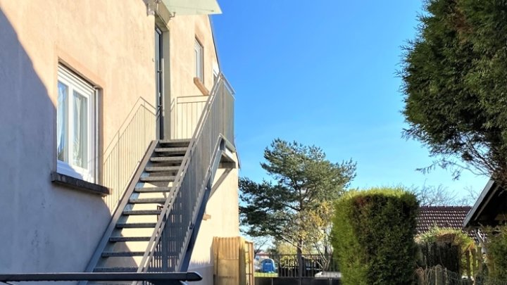 ZWEIFAMILIENHAUS MIT PFERDEHALTUNG-GAUBIVING/FR NÄHE SAARBRÜCKEN