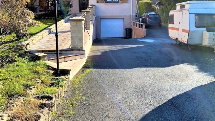 ZWEIFAMILIENHAUS MIT PFERDEHALTUNG-GAUBIVING/FR NÄHE SAARBRÜCKEN