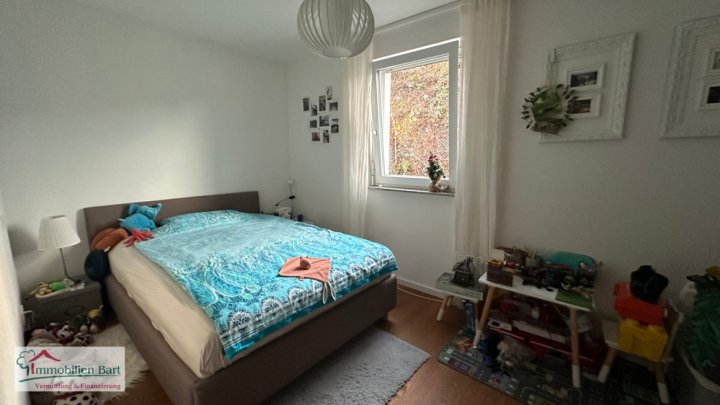 MERZIG:

MIETWOHNUNG MIT GARAGE UND KFZ-STELLPLATZ IN GEFRAGTER LAGE!