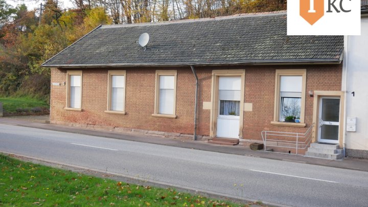 Renditeobjekt - 2 Häuser - 5 Wohnungen - ein Preis