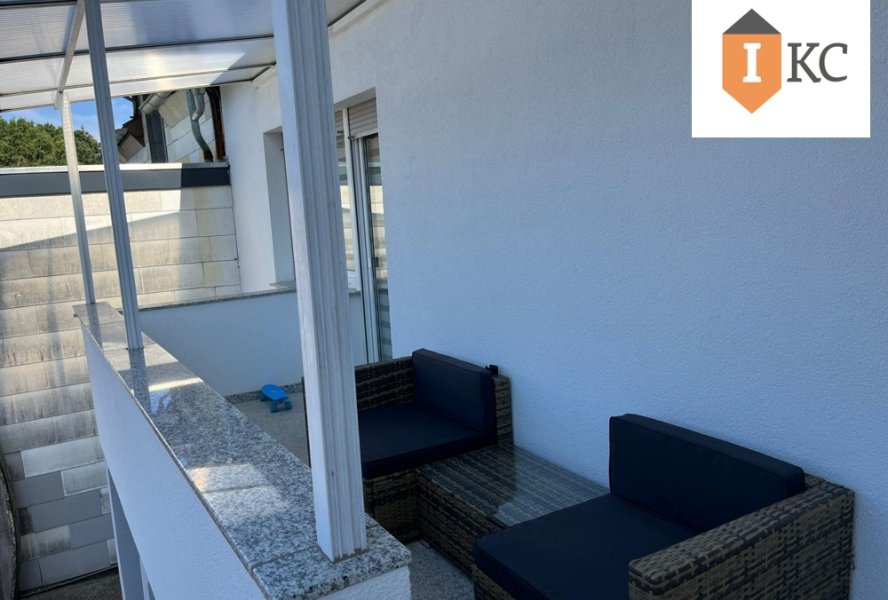 überdachter Balkon